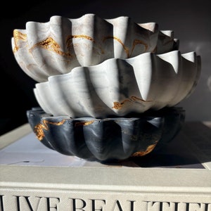 BOWL CONCRETE, Scalloped Bowl, Ripple Bowl, Concrete Bowl, Decorative Bowl, Shelf Decoration, Entryway Bowl, Centerpiece Bowl, Catchall Bowl