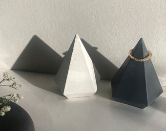 Cono ad anello in cemento: moderno porta anelli, regalo per coppie