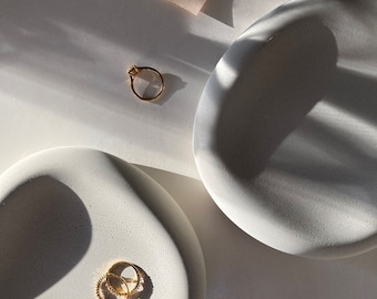 Minimalist Concrete Tray: Nordic Japandi Decor, Jewelry Display