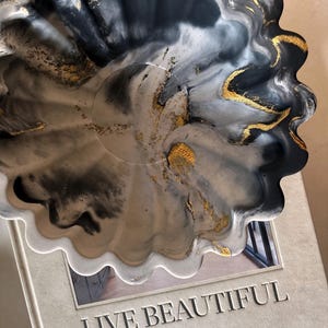 BOWL CONCRETE, Scalloped Bowl, Ripple Bowl, Concrete Bowl, Decorative Bowl, 9 Inch Bowl, Entryway Bowl, Centerpiece Bowl, Catchall Bowl, 9”