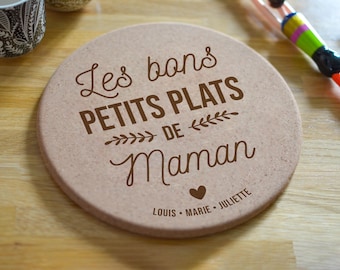 Dessous de plat Maman personnalisé, Les bons petits plats de Maman, liège, fête des mères, prénom enfants, mamou, mamina, mamounette