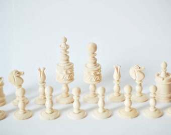 Morphy Bone Barleycorn Chess Pieces - www.