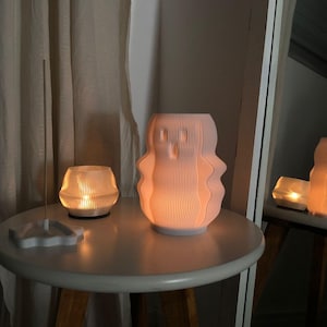Wavy Boo Lamp - A Playful & Eerie Ghost-Inspired Design for Your Home Decor