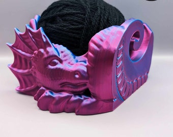 Unleash the Mythical Power of the Dragon Crochet Yarn Holder! Let Your Yarn Spool Under Its Guard! Conjure Your Crochet Master!