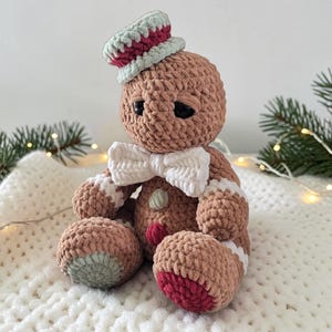 BIG FOOTED Gingerbread Man PDF Crochet Pattern
