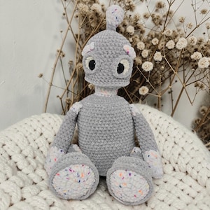 Padrão de crochê do robô Archie com pés grandes