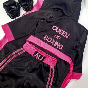 Kids personalized boxing set robe, shorts, baby gloves. afbeelding 7