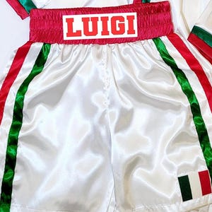 Set de boxe personnalisé en satin : peignoir et short, fabriqué aux États-Unis image 6