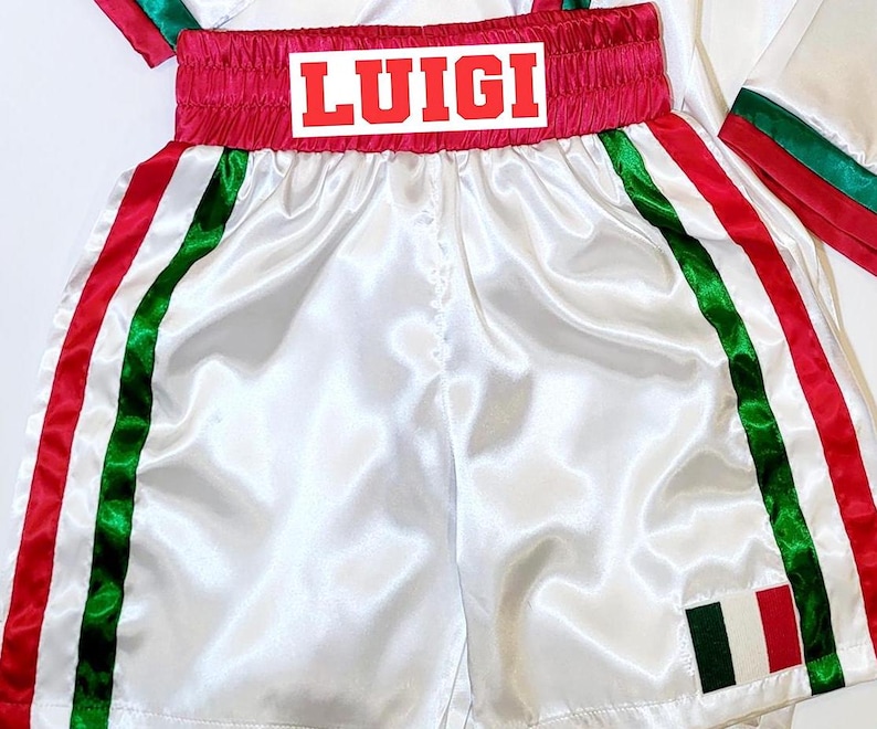Set de boxe personnalisé en satin : peignoir et short, fabriqué aux États-Unis image 6