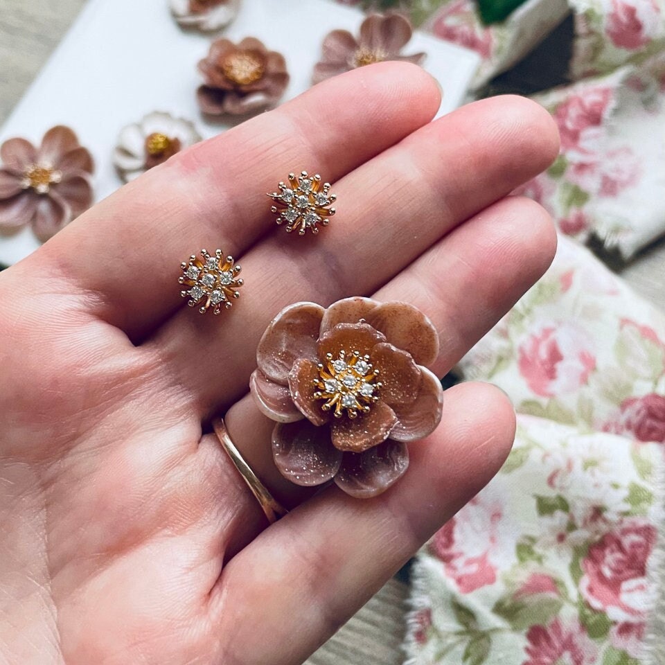 Gold Flower Pollen Center Stamens Cubic Zirconia, Floral Craft 