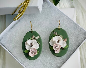 Gold Flower Pollen Center Stamens Cubic Zirconia, Floral