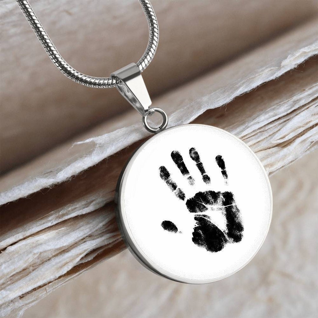 Custom handprint circle necklace personalized jewelry to mom grandma