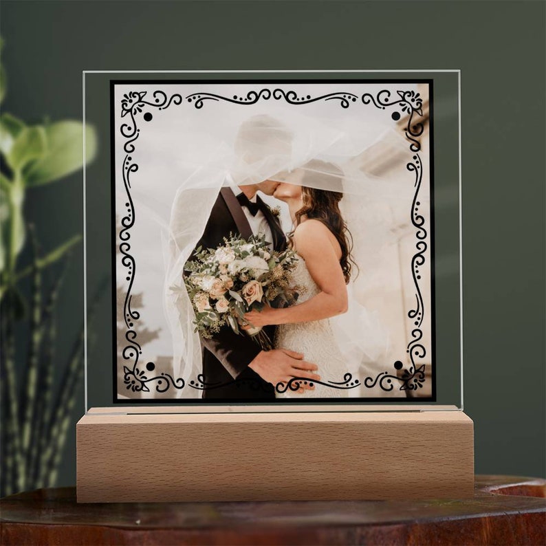 Foto di matrimonio personalizzata Targa quadrata in acrilico Regalo di nozze Regalo di anniversario Coppie Immagine Regalo ricordo di marito e moglie Decorazioni per la casa immagine 1