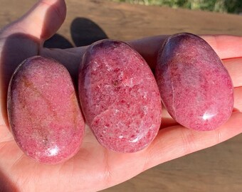 HQ Rhodonite Palmstone