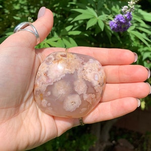 Large Flower Agate Palm Stone