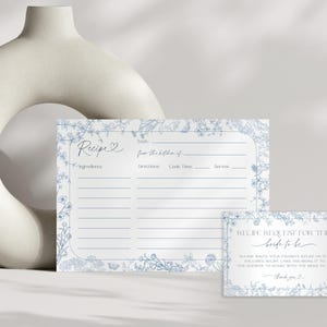 Cartão de receita para chá de panela Something Blue Before I Do, floral vintage editável, chinoiserie azul francês Toile Dusty Blue, Canva, SBB001