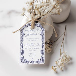 Blauw-witte Mexicaanse talavera geïnspireerde tag voor vrijgezellenfeest, bewerkbare douchesjabloon, minimale elegante digitale tag, canva, BWBS01