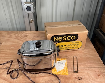 Friteuse Nesco FryRyte vintage, modèle N 140 E, marron, testée dans une boîte en chrome argenté, appareil de cuisine pour friteuse moderne et vintage du milieu du siècle