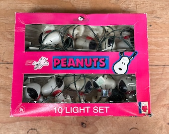 Vintage Peanuts Snoopy Plastic String Light Set 10 Blow Mold Lights in Box Tested Working, Vintage Snoopy Lights, Peanuts String Lights