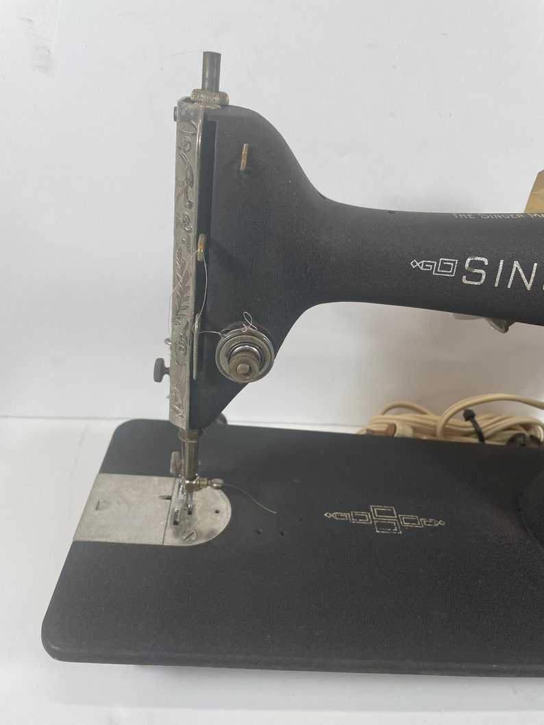 Vintage Singer Sewing Machine Model 99 1941 Tested Works, Antique
