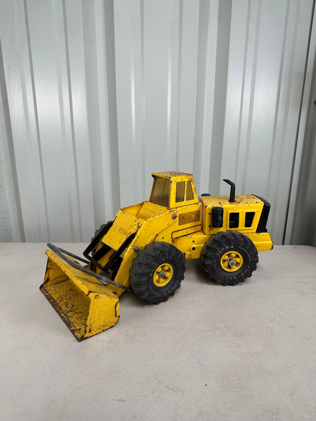 Chargeur Frontal Tonka Vintage – Acier Pressé – Jouet Ancien Collection