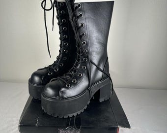 Demonia Ranger 320 bottes en cuir gothiques punk noires pour femmes taille 9 neuves, bottes gothiques, bottes emo, bottes de combat à plateforme