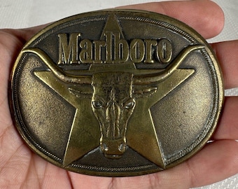 Fibbia per cintura vintage Marlboro in ottone massiccio 1987 Philip Morris Longhorn Steer Star, Fibbia per cintura vintage Marlboro in ottone, Fibbia per cintura Marlboro