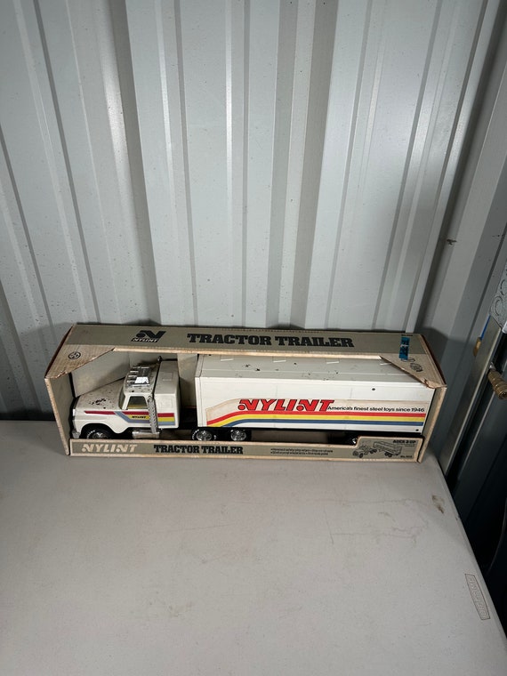 Nylint outlet tractor trailer