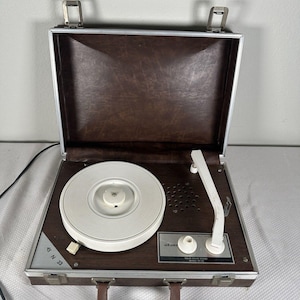 Vintage DeJay SP-25 Solid State Sound Portable Record Vinyl Player 45 & 33, Vintage Record Player, Portable Record Player