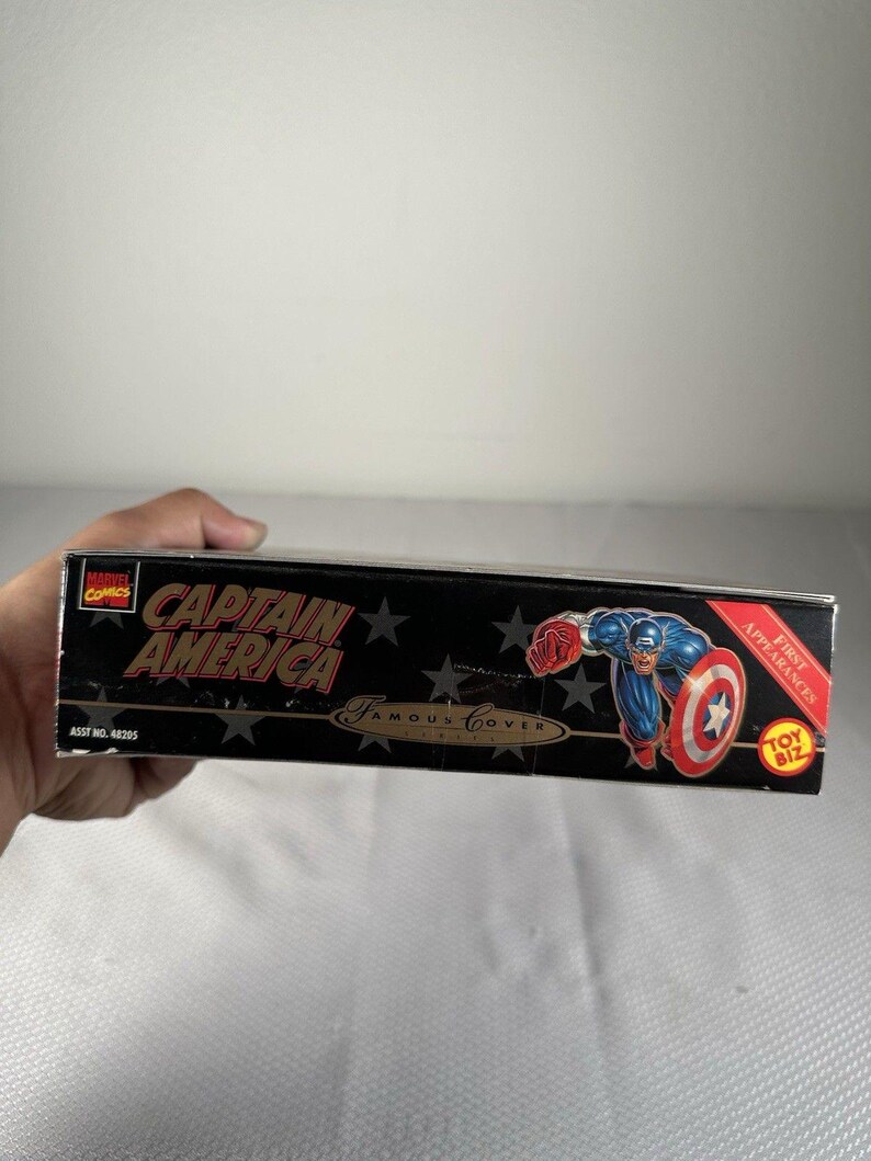 Toy Biz Marvel Famous Cover Series 8" Action Figure Captain America NEW 1998, Marvel Action Figure, Marvel Gift, Marvel Toy, Marvel Comics image 7