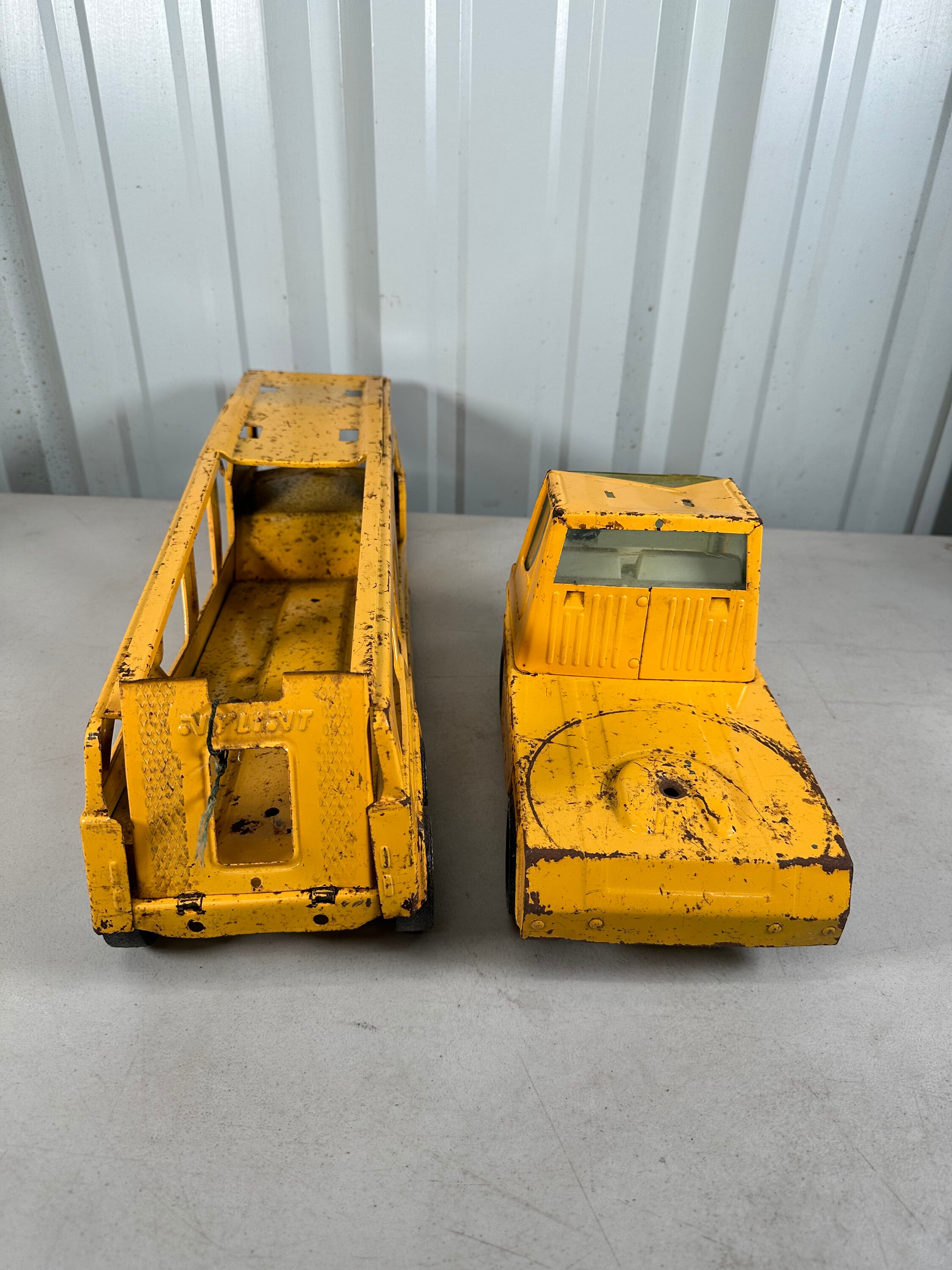 Camion Nylint N°86 – Remorque Cirque Gradins Bleus – Acier Pressé Vintage 1970