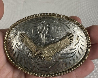 Hebilla de cinturón vintage plateada con águila voladora y detalles dorados, estilo vaquero del oeste, hebilla de cinturón vintage estilo western, hebilla de cinturón con águila