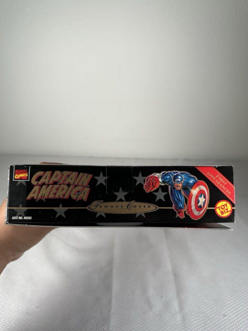 Toy Biz Marvel Famous Cover Series 8" Action Figure Captain America NEW 1998, Marvel Action Figure, Marvel Gift, Marvel Toy, Marvel Comics image 6