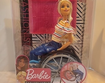 Mattel GGL22 Barbie Fashionistas Doll With Wheelchair