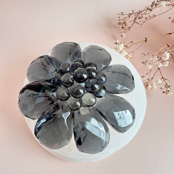 Artistic Delights: Captivating Large Crystal Flower Silicone Mold with Bubbles