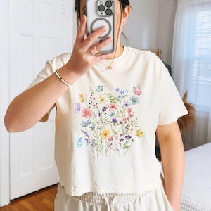 Wildflower Crop Top, Boho Floral Cotton Tee, Relaxed Fit Summer Shirt for Women, Granola Girl Aesthetic