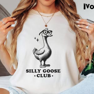 Camiseta Silly Goose Club | Camiseta gráfica divertida para amantes de animais | Presente casual para amigos | Camiseta com design fofo de ganso | Camiseta Comfort Colors