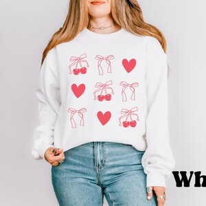 Zacht kersensweater | Oversized esthetische top | Krabbelafbeelding en strikontwerp | Mode-outfit voor vrijetijdskleding | Gezellige winterkleding afbeelding 6