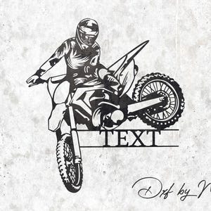Peut inclure: Silhouette noire et blanche d'un pilote de motocross sautant sur une moto tout-terrain avec le mot "TEXT" en dessous. L'image est sur un fond gris texturé.