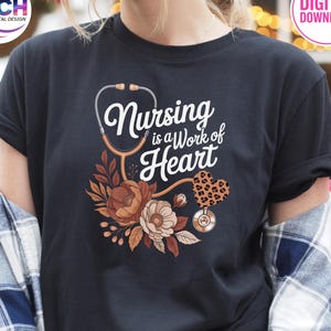 La conception d'une chemise d'infirmière bohème est une oeuvre d'art | Conception par sublimation d'infirmière | infirmière enseignante | enseignes pour porte d'infirmière | infirmière floral png