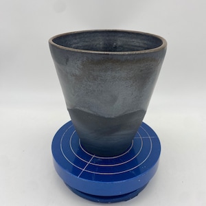 Schwarze Anagama Vase