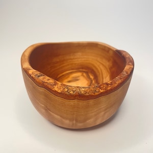 Kleine olijfhouten kom