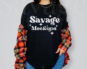 Zwart comfortkleuren 1717-model | Mockup comfortkleuren | Gezellig herfstmodel | Mockup zwart herfstshirt | Mockup flanellen overhemd