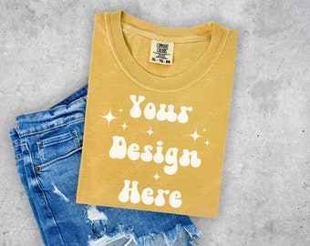 Mockup colori comfort senape / Mockup senape 1717 / Mockup camicia piegata / Mockup piatto laico / Mockup camicia gialla / Mockup camicia unisex