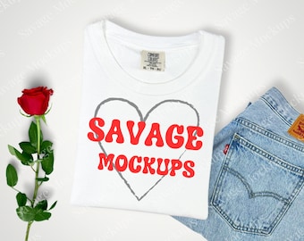 Valentijnsdag mockup | Wit comfortkleurenmodel | Wit 1717 model | Plat lag mockup | Shirtmodel | Unisex-shirtmodel