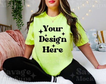 Neon Zitrone Komfortfarben 1717 Mockup | Komfortfarben Mockup | Neon Zitrone Mockup | Trendy Lifestyle Ästhetisches Mockup | Modell Mockup