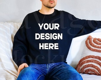 Zwart Gildan 18000 model | Heren sweatshirt mockup | Zwart sweatshirtmodel | Modelmodel voor mannelijk model | Sweatshirtmodel met ronde hals