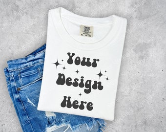 Wit comfortkleurenmodel | Wit 1717 model | Gevouwen shirtmodel | Plat lag mockup | Wit overhemdmodel | Unisex-shirtmodel