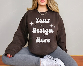 Cioccolato fondente Gildan 18000 Mockup / Felpa Mockup / Cioccolato fondente Felpa Mockup / Trendy Mockup / Gildan 18000 Mockup