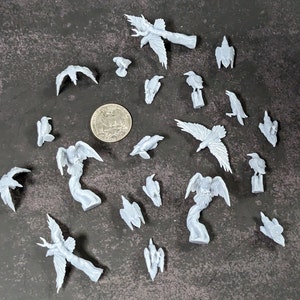 Raven Miniatures DnD Dungeons and Dragons 28mm/32mm DnD Scatter Terrain Basing Materials Raven Bird Miniature Figurines Diorama Basing Set